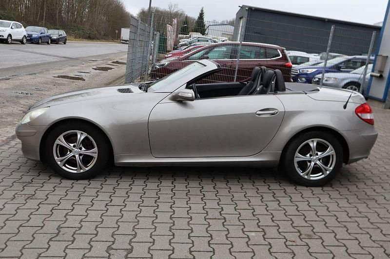 Gebraucht Mercedes SLK200 163 PS (119 kW) 2006 Silber Cabrio