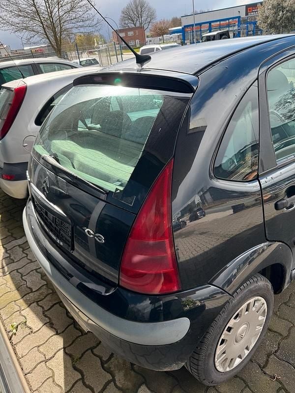 Second-hand Citroën C3 60 CP (44 kW) 2003 Negru Hatchback