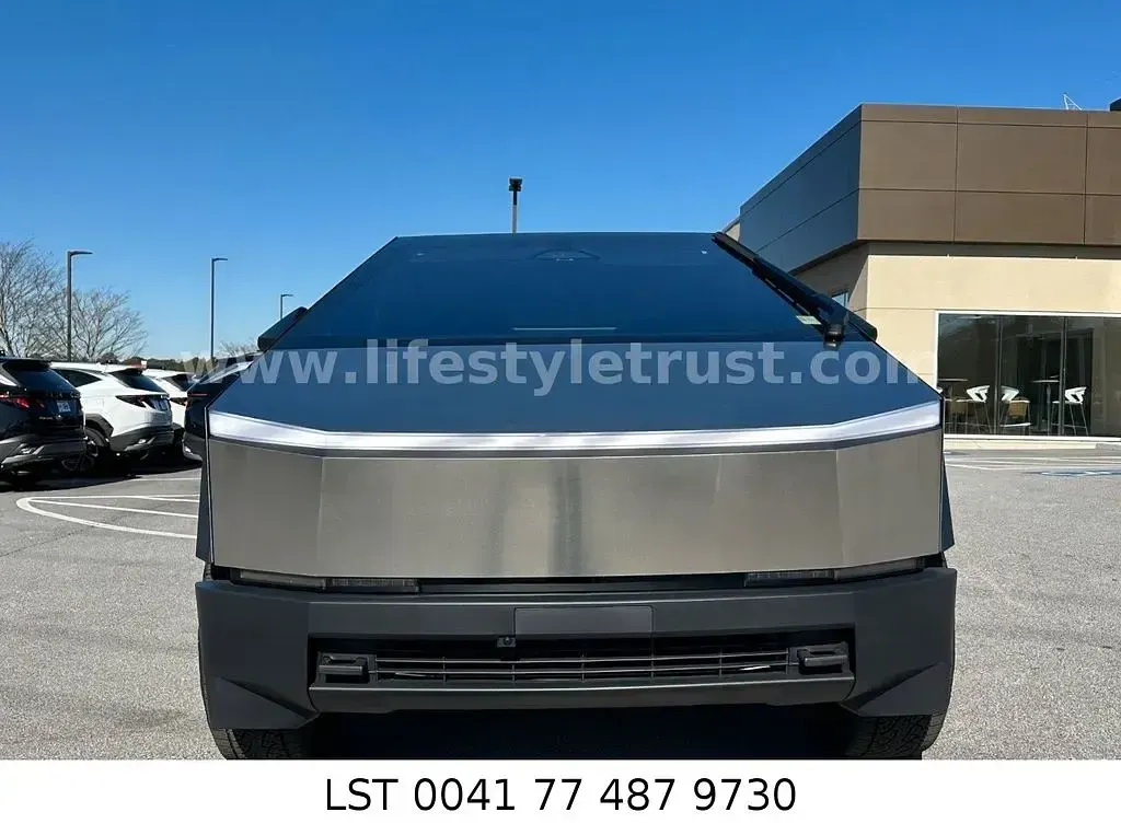 Gebraucht Tesla Cybertruck 450 kW (612 PS) 2025 Grau Pickup
