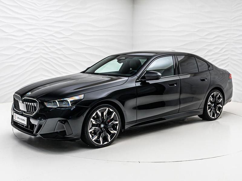 Gebraucht BMW 520 M Sport 197 PS (144 kW) 2025 Schwarz Limousine