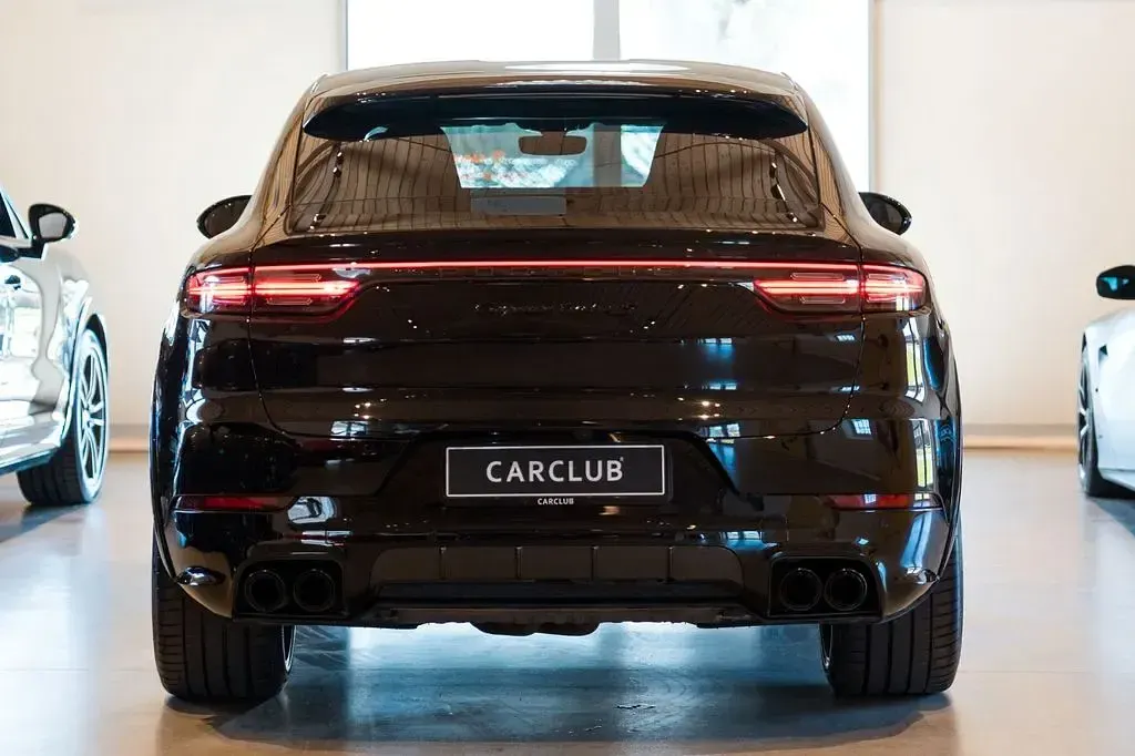 Gebraucht Porsche Cayenne Turbo S 680 PS (500 kW) 2020 Schwarz SUV