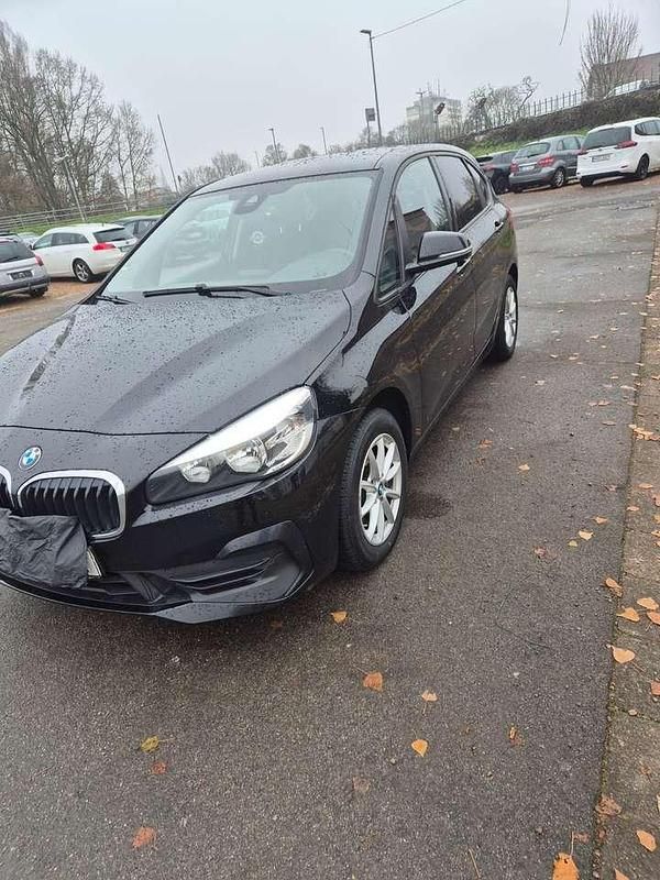 Schwarz Gebraucht 2018 BMW 218 Van / Kleinbus | 10.900 € (Fairer Preis) - Bild 1/4