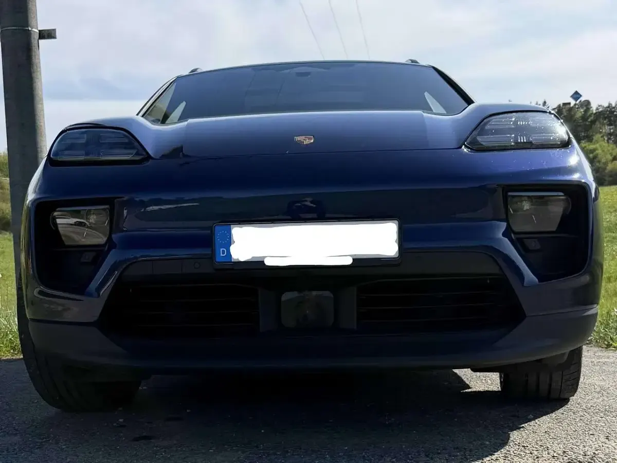 Second-hand Porsche Macan 380 kW (517 CP) 2025 Albastru SUV
