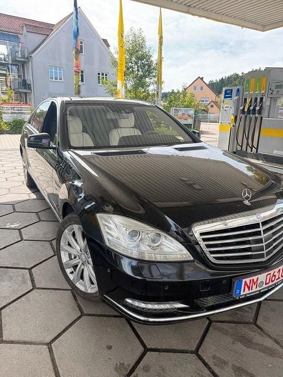 Gebraucht Mercedes S500 435 PS (319 kW) 2012 Schwarz Limousine
