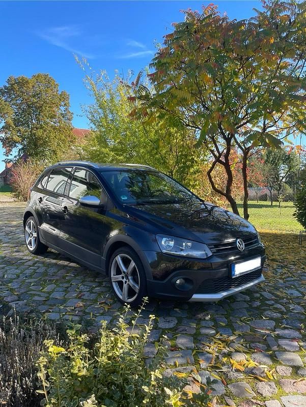 Schwarz Gebraucht 2012 VW Polo Cross Kleinwagen | 5.000 € - Bild 1/4