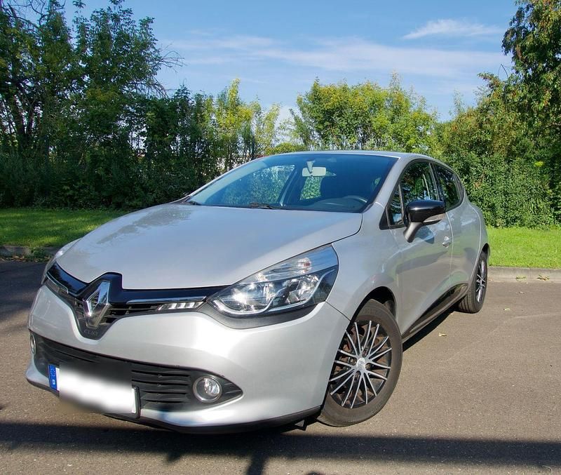 Grau Gebraucht 2014 Renault Clio IV Kleinwagen | 5.250 € (Fairer Preis) - Bild 1/4