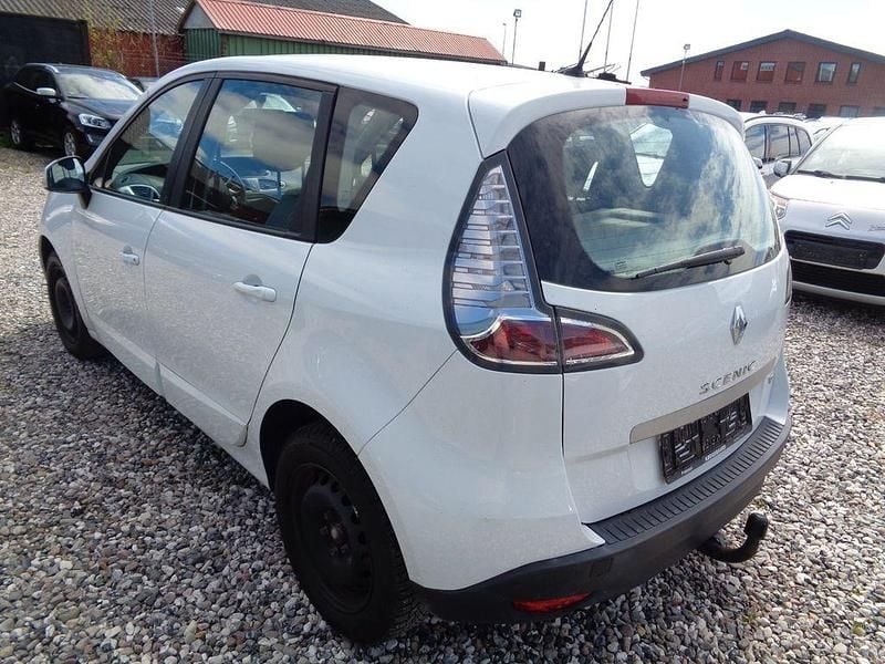 Gebraucht Renault Scénic III Authentique 116 PS (85 kW) 2016 Weiß Van / Kleinbus