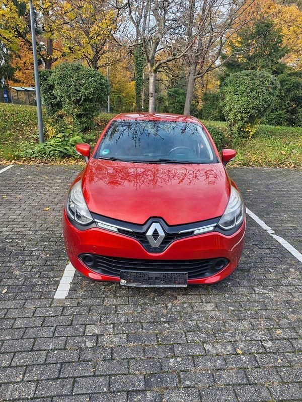 Rot Gebraucht 2015 Renault Clio IV LIMITED Kleinwagen | 5.900 € (Guter Preis) - Bild 1/4
