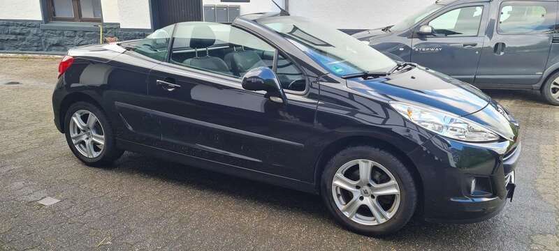 Schwarz Gebraucht 2011 Peugeot 207 CC Platinum Cabrio | 5.600 € (Fairer Preis) - Bild 1/4