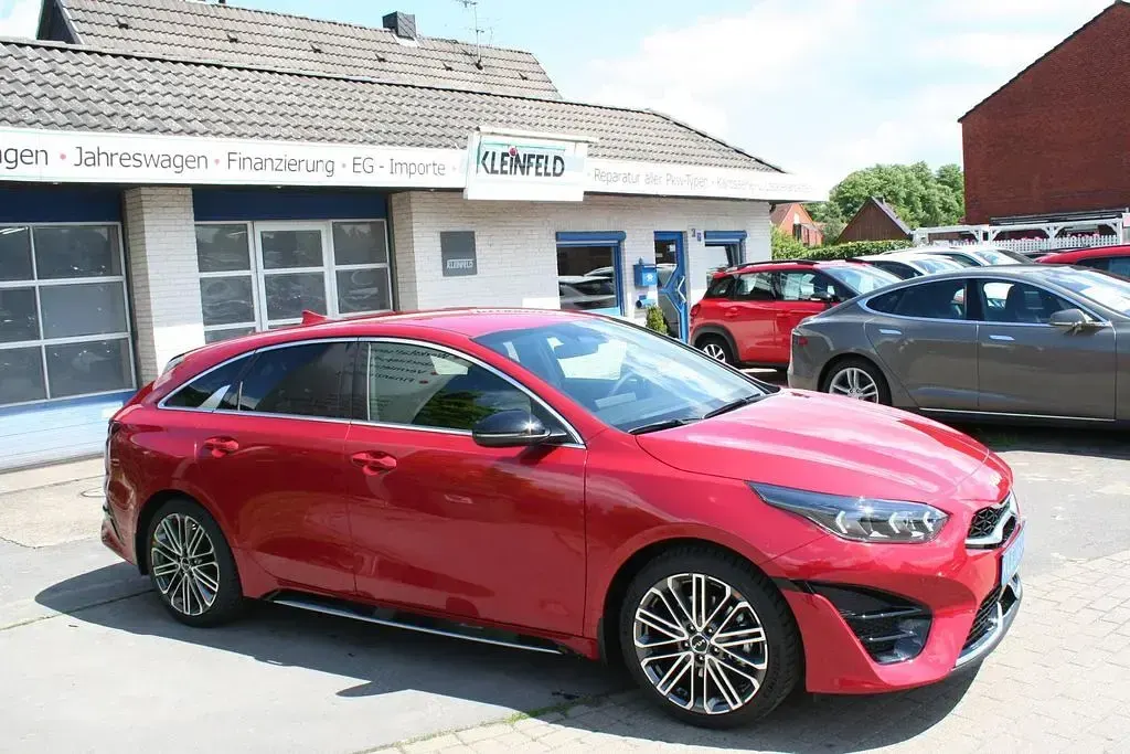 Gebraucht Kia ProCeed GT-Line 140 PS (102 kW) 2024 Rot Kombi