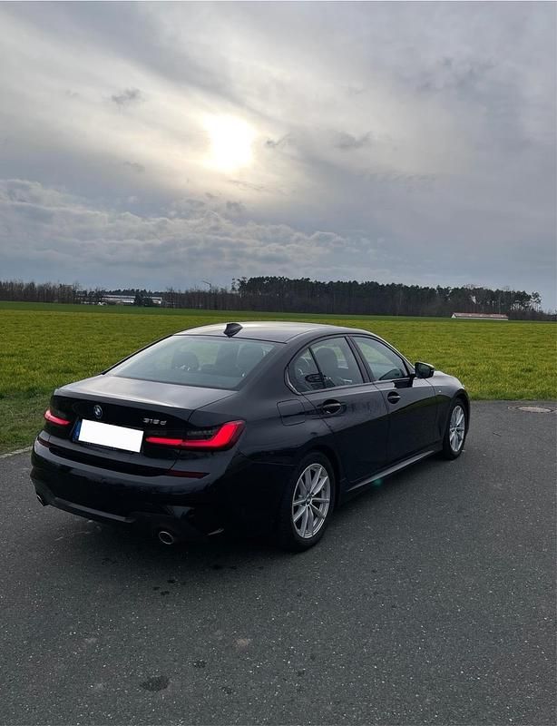 Gebraucht BMW 318 M Sport 150 PS (110 kW) 2020 Schwarz Limousine