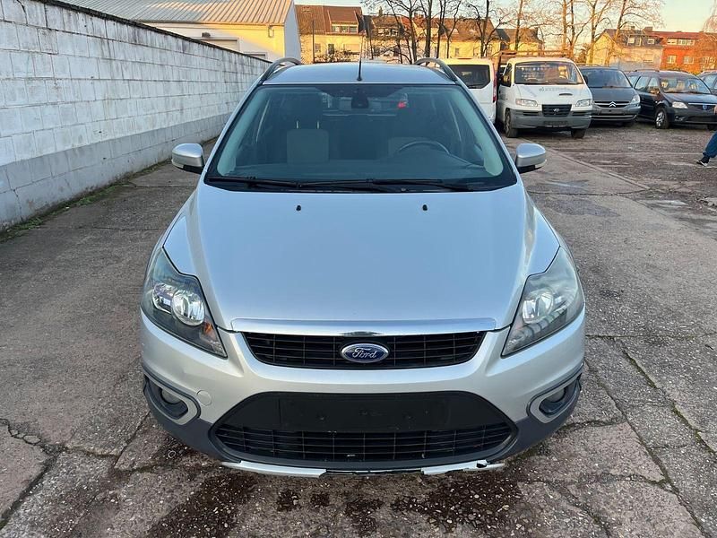 Gebraucht Ford Focus Style 90 PS (66 kW) 2010 Silber Kombi