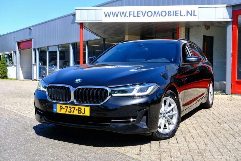 Schwarz Gebraucht 2022 BMW 530 Performance Kombi | 26.350 € - Bild 1/4