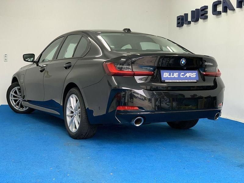 Gebraucht BMW 320e 204 PS (150 kW) 2023 Saphirschwarz (metallic) Limousine