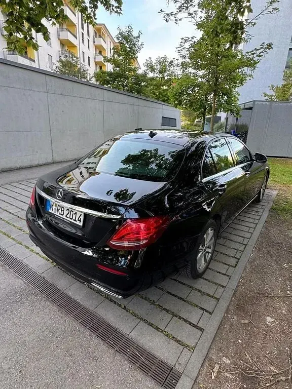 Gebraucht Mercedes E200 150 PS (110 kW) 2019 Schwarz Limousine