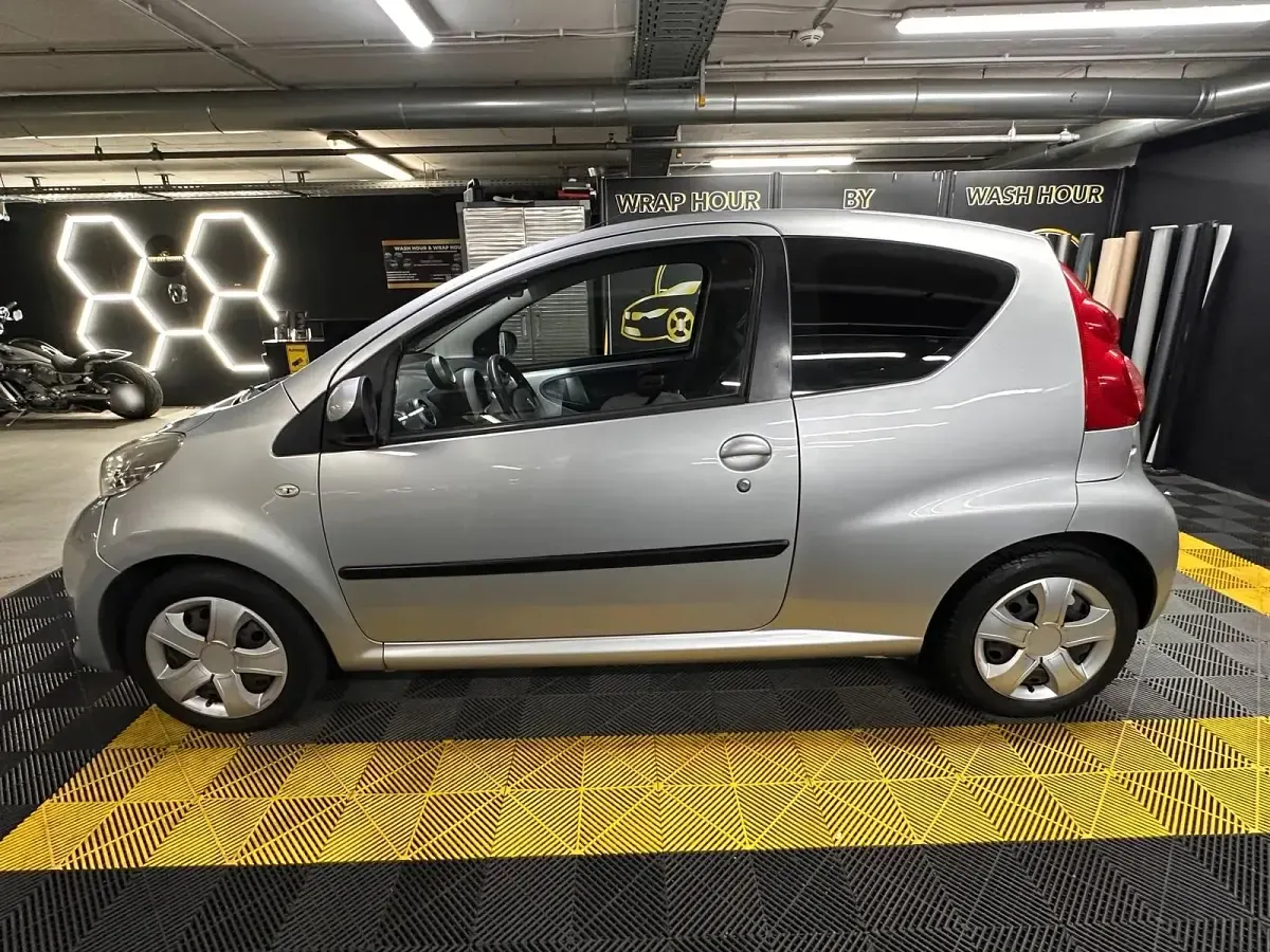 Gebraucht Peugeot 107 69 PS (50 kW) 2007 Kleinwagen