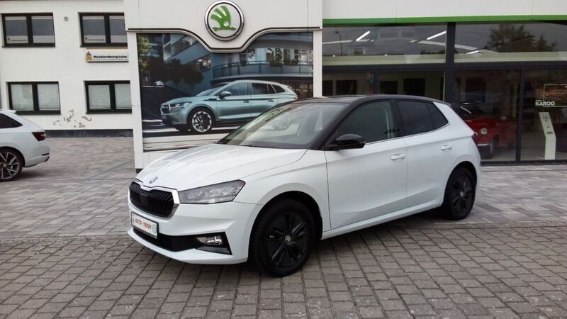 Moonweiss metallic met.moonweiss metallic met. Gebraucht 2022 Skoda Fabia Style Kleinwagen | 20.900 € (Etwas zu teuer) - Bild 1/4