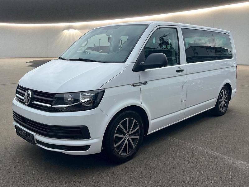 Weiß Gebraucht 2018 VW Multivan Van | 24.999 € (Guter Preis) - Bild 1/4
