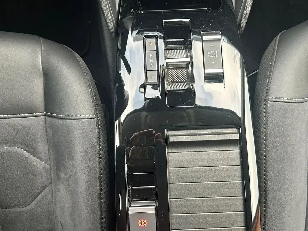Gebraucht Citroën C4 PureTech 131 PS (96 kW) 2024 Schwarz SUV