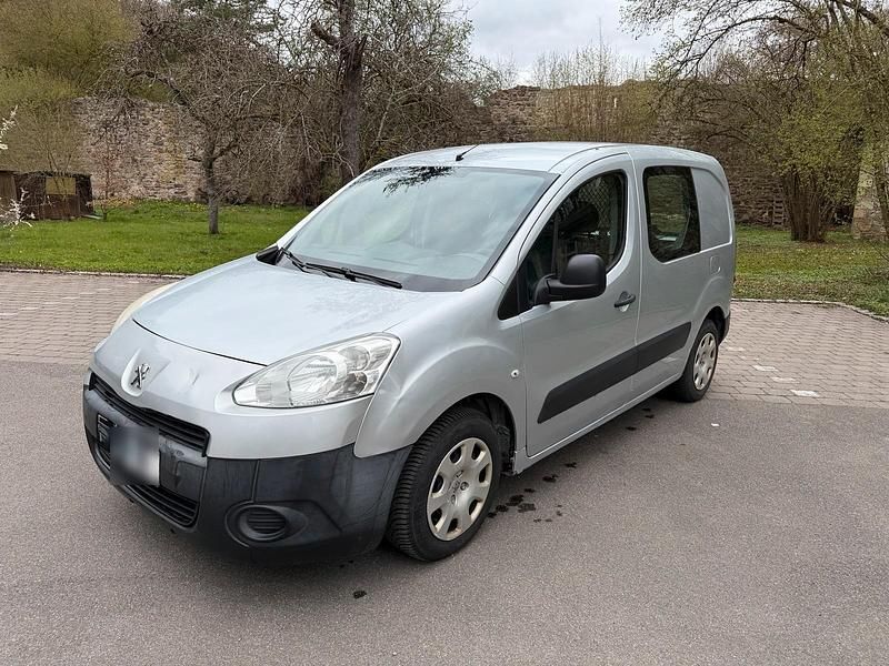 Gebraucht Peugeot Partner 114 PS (83 kW) 2013 Grau Van / Kleinbus