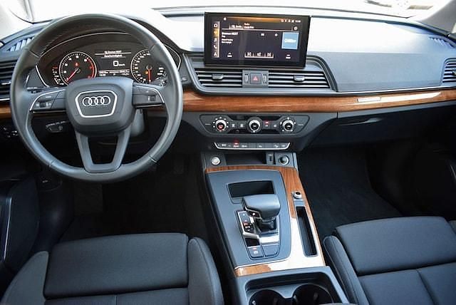 Second-hand Audi Q5 Advanced 204 CP (150 kW) 2023 Negru SUV