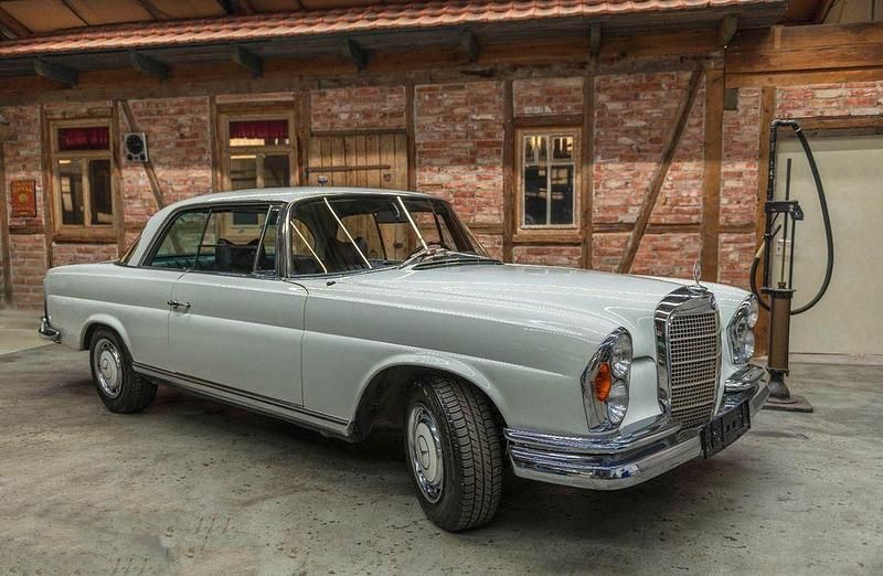 Weiß Gebraucht 1969 Mercedes W111 SE Coupé | 49.450 € - Bild 1/4