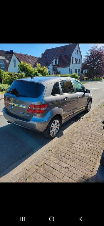 Gebraucht Mercedes B180 116 PS (85 kW) 2009 Grau Van / Kleinbus