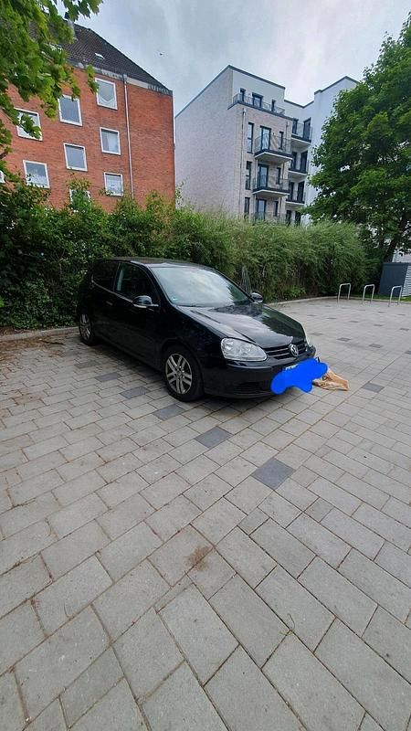Schwarz Gebraucht 2005 VW Golf V Kleinwagen | 700 € (Superpreis) - Bild 1/4