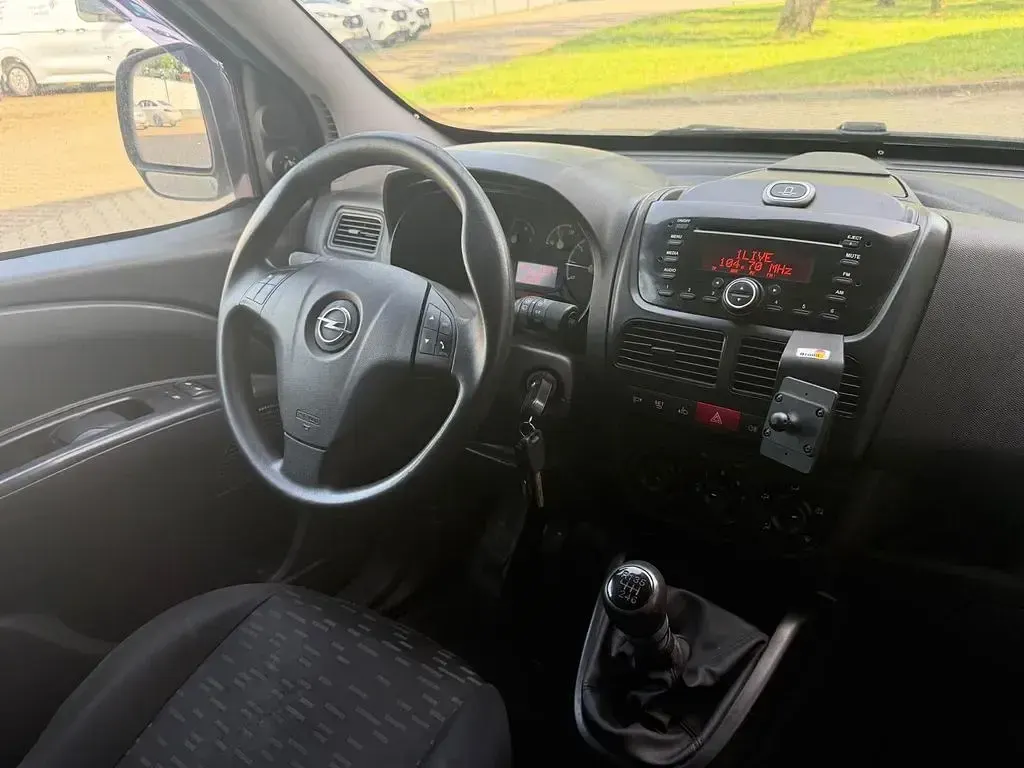 Gebraucht Opel Combo 120 PS (88 kW) 2016 Silber Van / Kleinbus