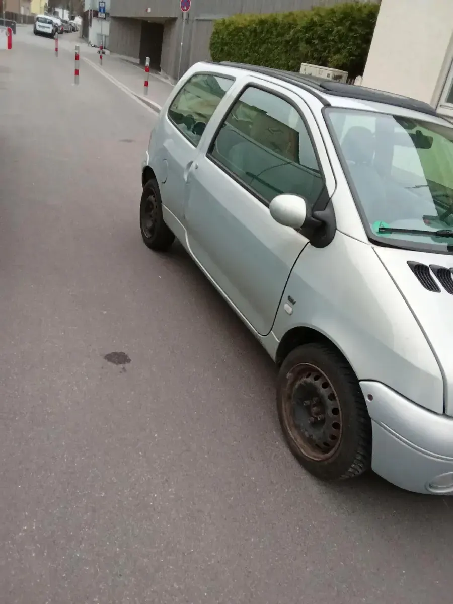Gebraucht Renault Twingo 75 PS (55 kW) 2005 Silber Kleinwagen
