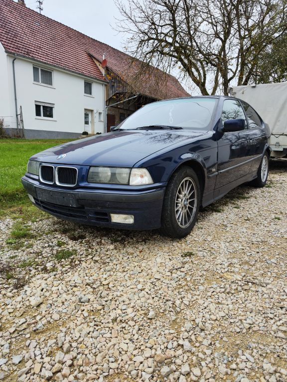 Blau Gebraucht 1996 BMW 316 Coupé | 1.990 € (Fairer Preis) - Bild 1/4