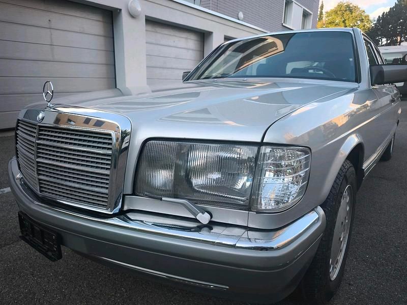 Silber Gebraucht 1988 Mercedes 420 Limousine | 18.000 € - Bild 1/4
