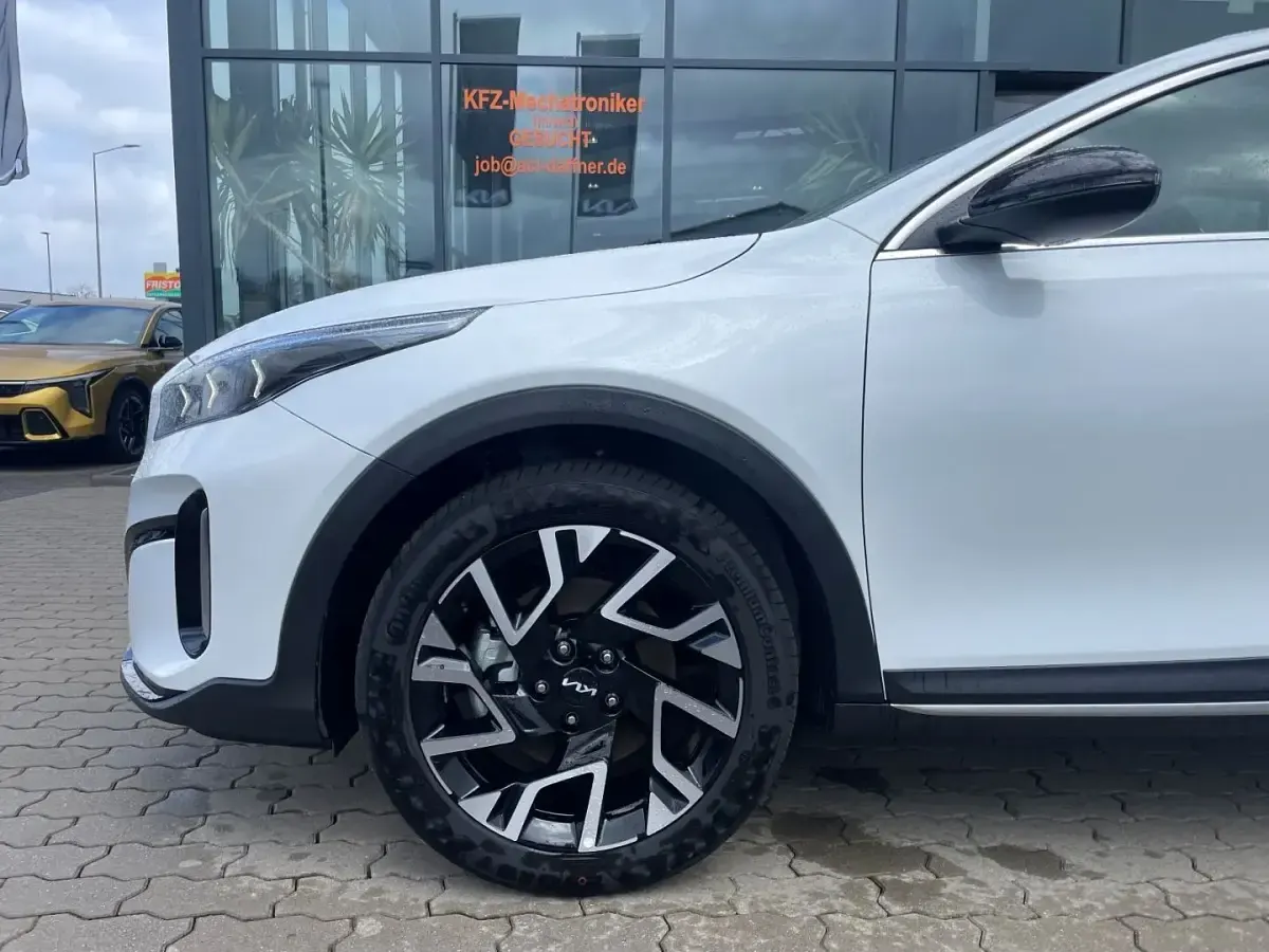 Neu Kia XCeed Spirit 140 PS (102 kW) 2025 (hw2) deluxe white m SUV