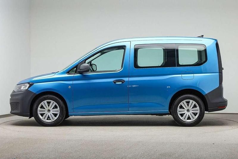 Second-hand VW Caddy 114 CP (83 kW) 2023 Albastru Monovolum