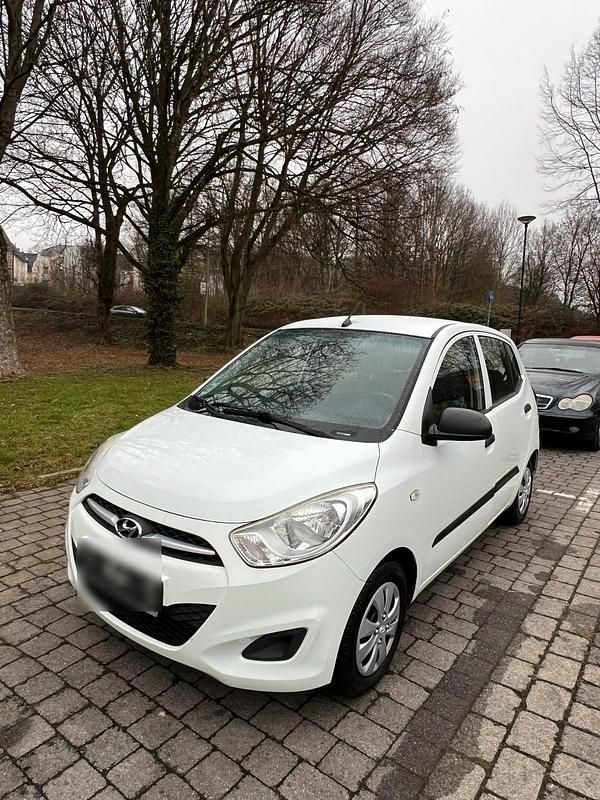 Gebraucht Hyundai i10 60 PS (44 kW) 2012 Weiß Kleinwagen
