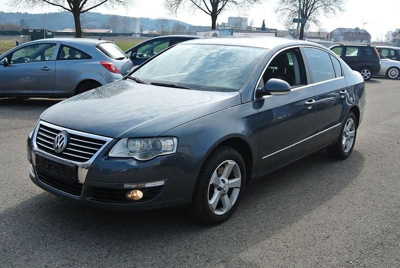 Gebraucht VW Passat Highline 160 PS (117 kW) 2010 Grau Limousine