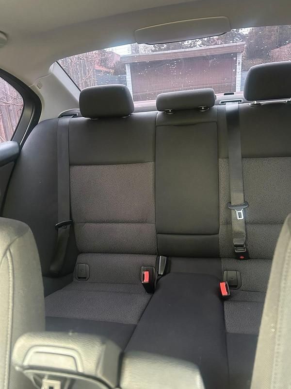 Gebraucht BMW 325 218 PS (160 kW) 2005 Silber Limousine