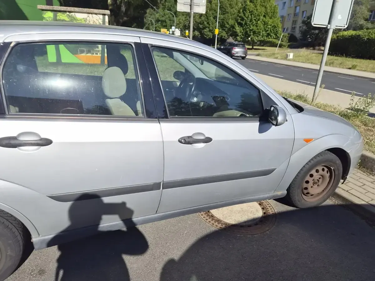 Gebraucht Ford Focus 52 PS (38 kW) 1999 Silber Kleinwagen