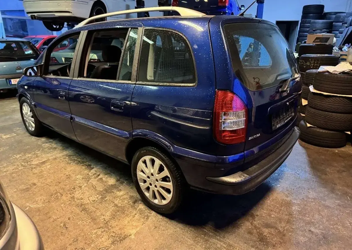 Gebraucht Opel Zafira Basis 97 PS (71 kW) 2005 Other Van / Kleinbus