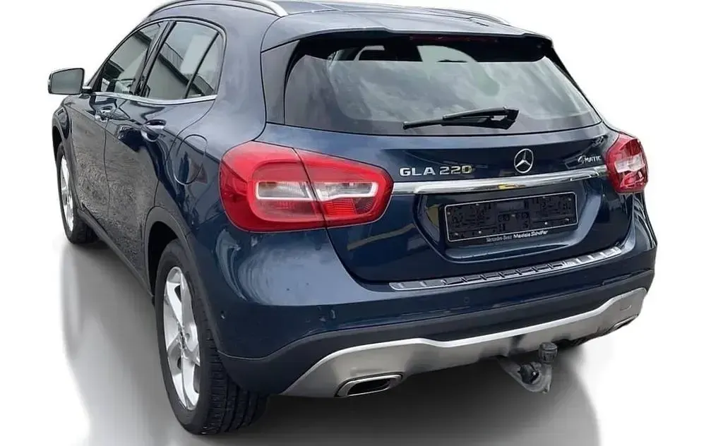Gebraucht Mercedes GLA220 184 PS (135 kW) 2019 Blau SUV