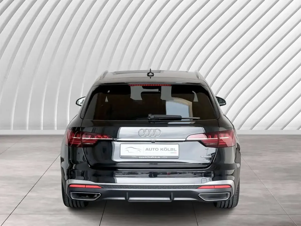Gebraucht Audi A4 S-Line 286 PS (210 kW) 2023 Mythosschwarz metallic Kombi
