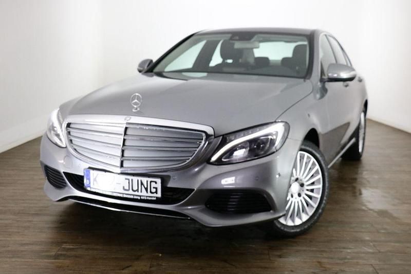 Silber Gebraucht 2014 Mercedes C250 Limousine | 19.490 € (Fairer Preis) - Bild 1/4