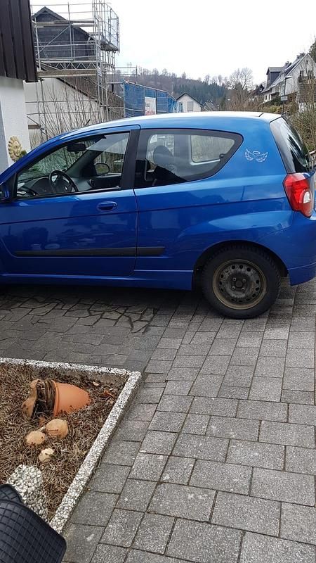 Gebraucht Chevrolet Aveo 84 PS (61 kW) 2009 Blau Kleinwagen