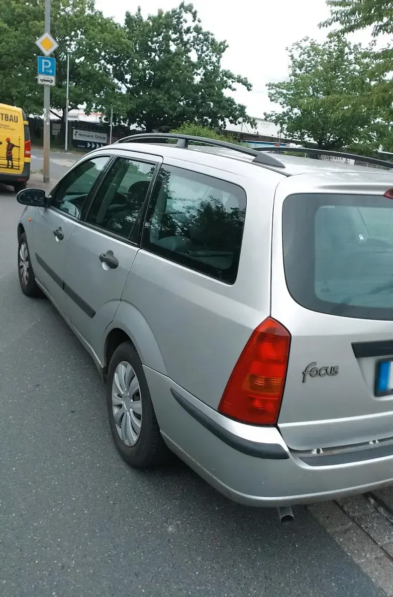 Gebraucht Ford Focus 74 PS (54 kW) 2003 Silber Kombi