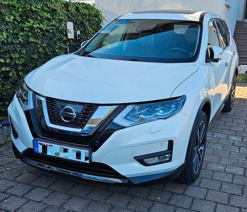 Weiß Gebraucht 2018 Nissan X-Trail N-Connecta SUV | 19.500 € (Teuer) - Bild 1/4