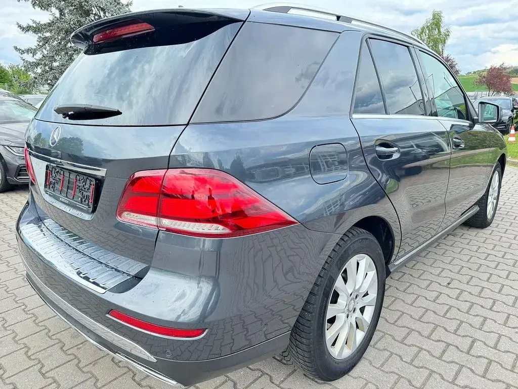 Gebraucht Mercedes GLE350 258 PS (189 kW) 2015 Grau SUV