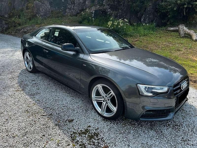 Grau Gebraucht 2013 Audi A5 Coupé | 13.390 € (Fairer Preis) - Bild 1/4