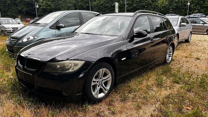 Schwarz Gebraucht 2008 BMW 318 Sport Line Kombi | 2.950 € (Guter Preis) - Bild 1/4