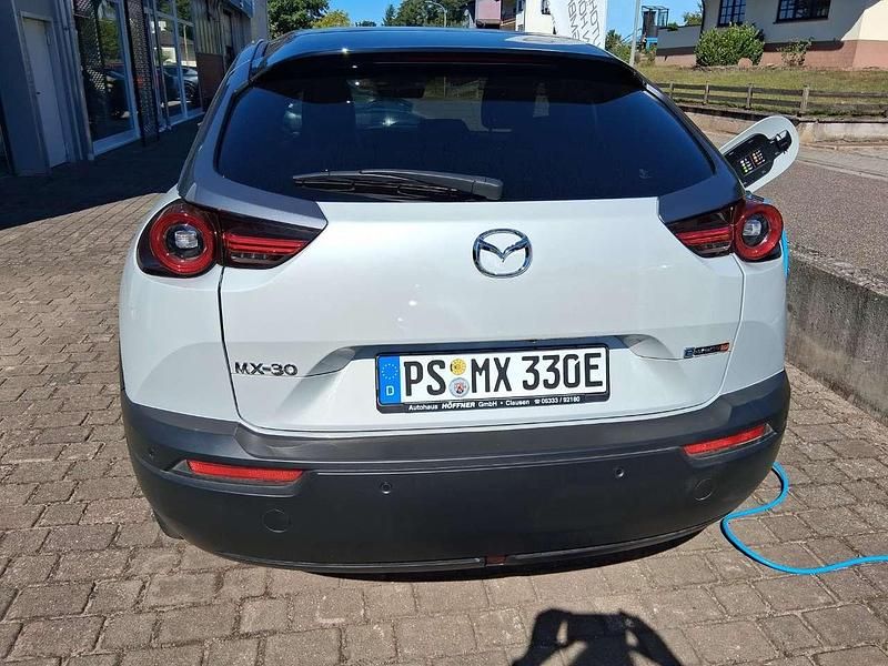 Gebraucht Mazda MX30 82 PS (60 kW) 2024 Multitone ceramic white SUV
