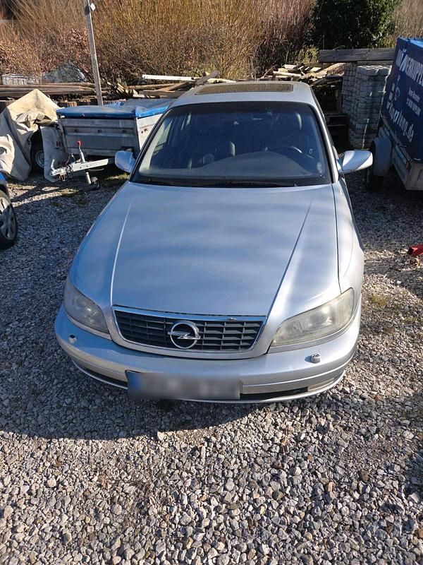 Second-hand Opel Omega 218 CP (160 kW) 2001 Argintiu Berlinǎ